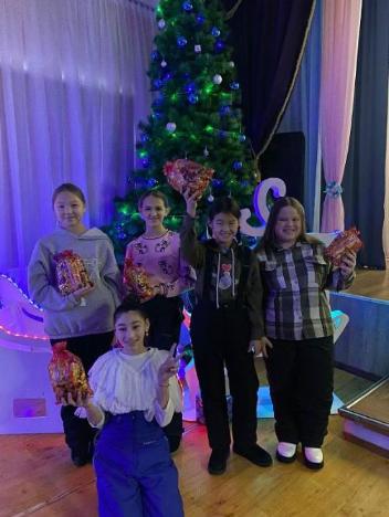 Детский танцевальный коллектив "Искорки"  